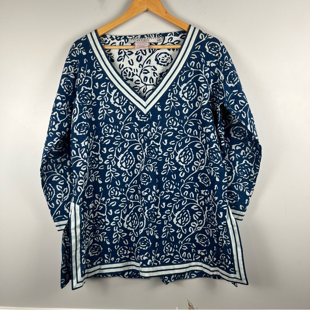 Gretchen Scott Blue White Floral Tunic Top stripe detail size large